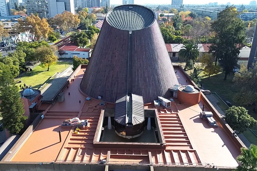 Proyecto de impermeabilización en techumbre y terrazas del Planetario USACH.