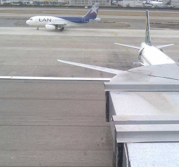 Proyecto de impermeabilización en techumbre del Aeropuerto Internacional de Santiago.