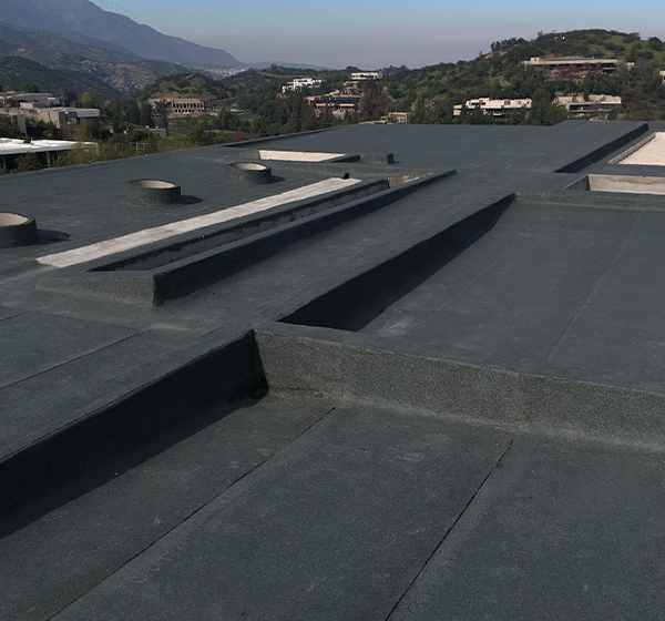 Impermeabilización en cubierta arquitectónica con pendientes